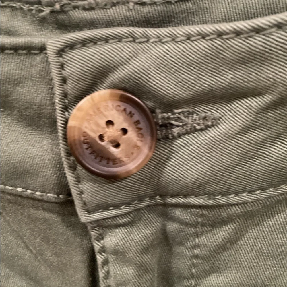 American Eagle Twill Strech Shorts 4 - Picture 2 of 9